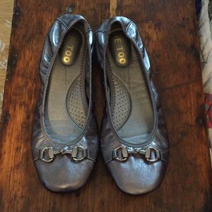 New w/flaw Size 9.5M Me Too Ballet Flats